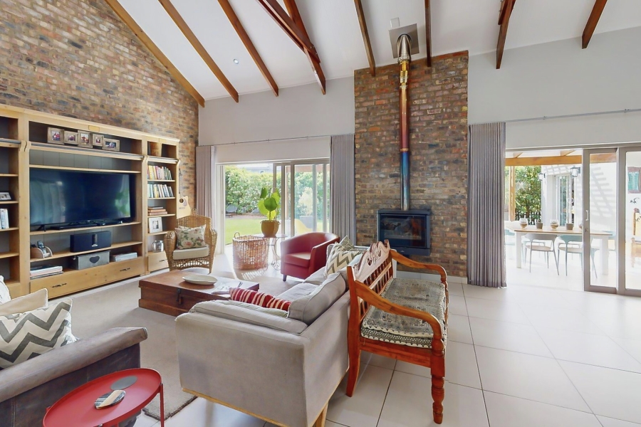 3 Bedroom Property for Sale in Kraaibosch Western Cape